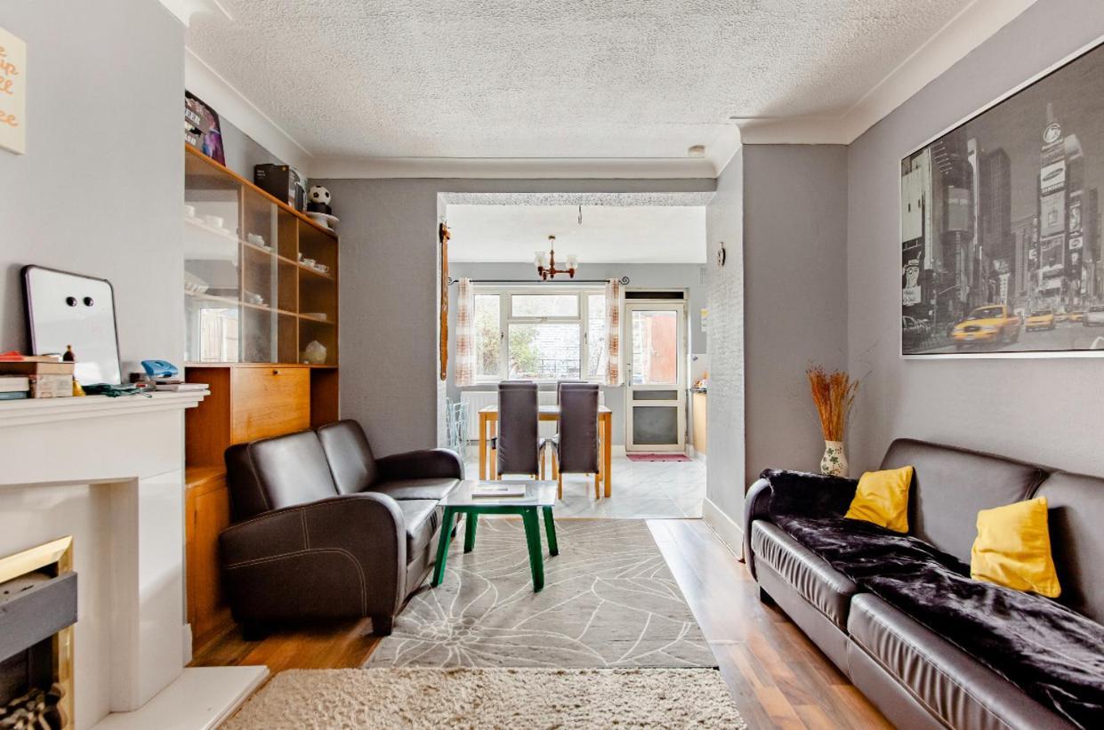 House 220 Londen